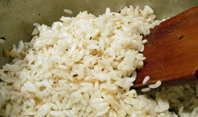 Бата — рассыпчатый рис с подливой