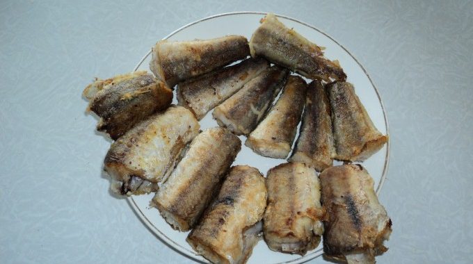 Как жарить рыбу на сковороде в муке — рецепт