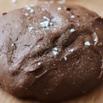 Необычное шоколадное печенье со сгущенкой и солью