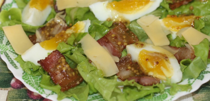 Салат с беконом и яйцом – пошаговый рецепт с фото