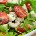 Салат с креветками и помидорами – пошаговый рецепт