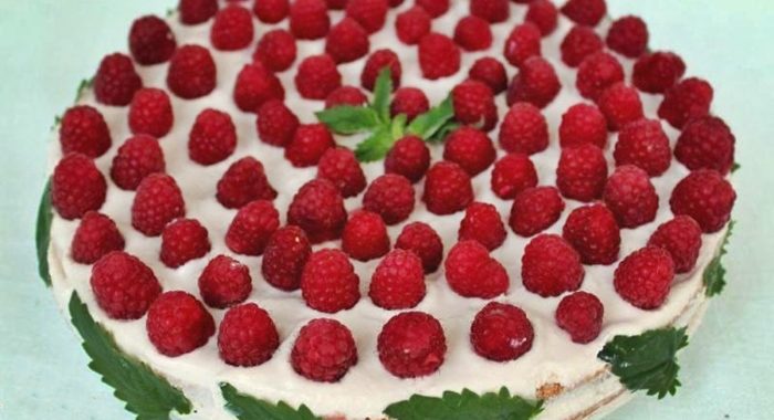 Бисквитный торт с малиной — пошаговый рецепт с фото