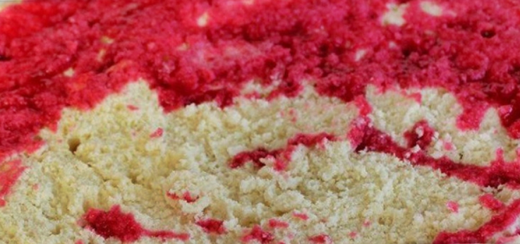 Бисквитный торт с малиной - пошаговый рецепт с фото 9